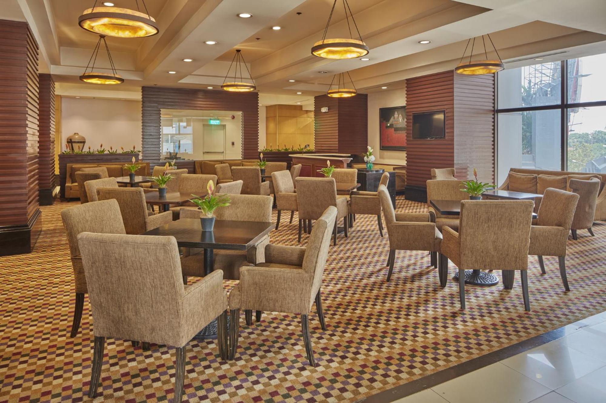Holiday Inn & Suites Manila Galleria By Ihg Pasig City Eksteriør billede